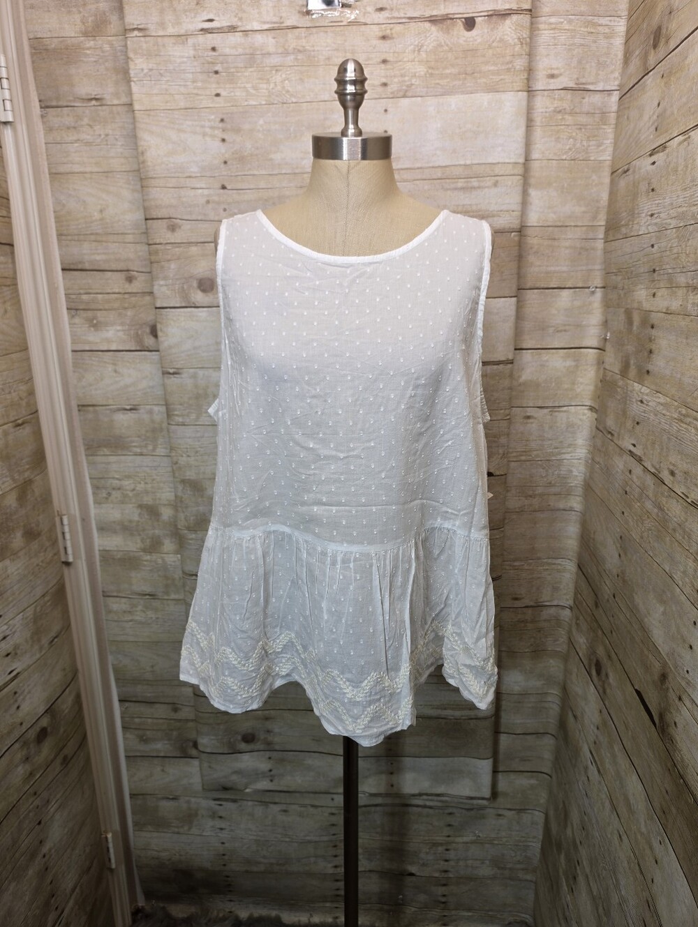 Old Navy White Swiss Dot Sleeveless Tunic Top